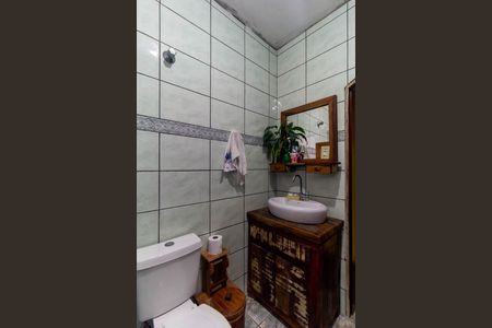 Casa à venda com 270m², 4 quartos e 4 vagas Casa à venda com 270m², 4 quartos e 4 vagasBanheiro 2