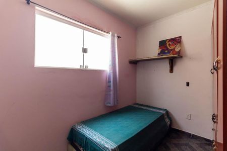 Casa à venda com 270m², 4 quartos e 4 vagas Casa à venda com 270m², 4 quartos e 4 vagasQuarto