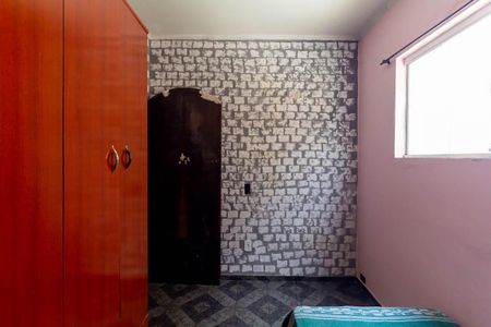 Casa à venda com 270m², 4 quartos e 4 vagas Casa à venda com 270m², 4 quartos e 4 vagasQuarto