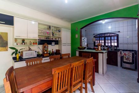 Casa à venda com 270m², 4 quartos e 4 vagas Casa à venda com 270m², 4 quartos e 4 vagasCozinha