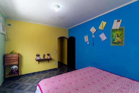 Casa à venda com 270m², 4 quartos e 4 vagas Casa à venda com 270m², 4 quartos e 4 vagasQuarto 2