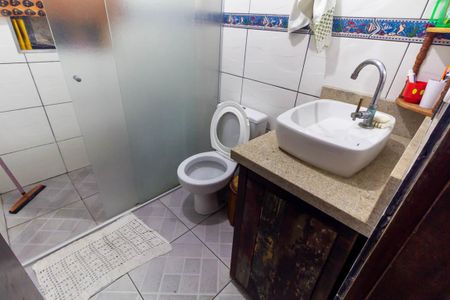 Casa à venda com 270m², 4 quartos e 4 vagas Casa à venda com 270m², 4 quartos e 4 vagasBanheiro