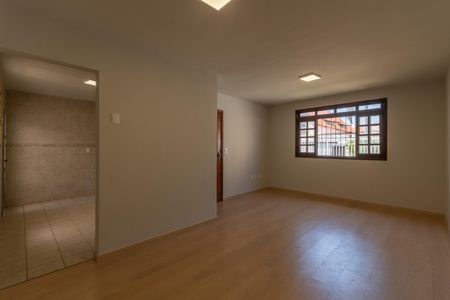 Sala de casa à venda com 4 quartos, 210m² em Castelo, Belo Horizonte