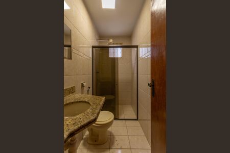 Casa à venda com 210m², 4 quartos e 2 vagas Casa à venda com 210m², 4 quartos e 2 vagasBanheiro Social