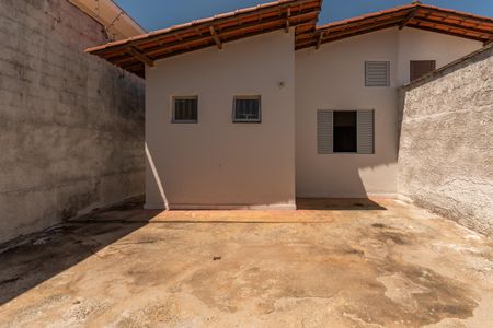 Casa à venda com 210m², 4 quartos e 2 vagas Casa à venda com 210m², 4 quartos e 2 vagasQuintal