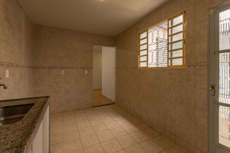 Casa à venda com 210m², 4 quartos e 2 vagas Casa à venda com 210m², 4 quartos e 2 vagasCozinha