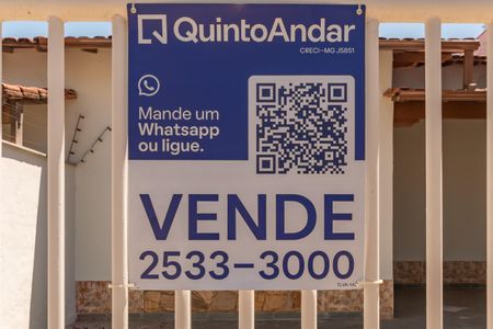 Casa à venda com 210m², 4 quartos e 2 vagas Casa à venda com 210m², 4 quartos e 2 vagasPlaca Instalada