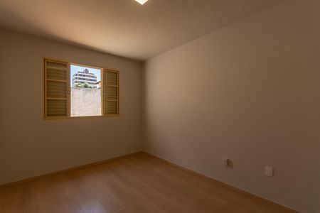 Casa à venda com 210m², 4 quartos e 2 vagas Casa à venda com 210m², 4 quartos e 2 vagasQuarto 3