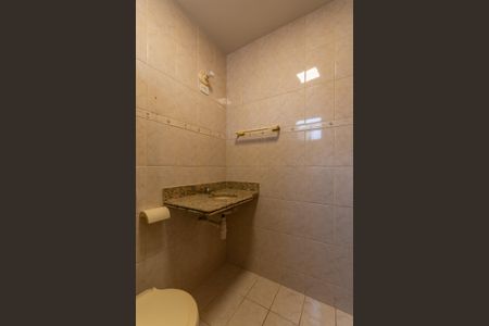 Casa à venda com 210m², 4 quartos e 2 vagas Casa à venda com 210m², 4 quartos e 2 vagasBanheiro Suíte