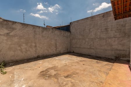 Casa à venda com 210m², 4 quartos e 2 vagas Casa à venda com 210m², 4 quartos e 2 vagasQuintal