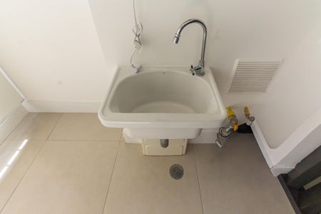 Apartamento à venda com 55m², 2 quartos e 1 vaga Apartamento à venda com 55m², 2 quartos e 1 vagaVaranda e Área de Serviço