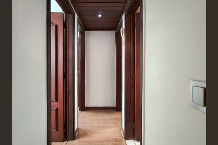 Apartamento à venda com 80m², 3 quartos e 1 vaga Apartamento à venda com 80m², 3 quartos e 1 vagaCorredor