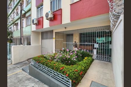 Apartamento à venda com 80m², 3 quartos e 1 vaga Apartamento à venda com 80m², 3 quartos e 1 vagaFachada e portaria