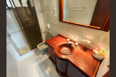 Apartamento à venda com 80m², 3 quartos e 1 vaga Apartamento à venda com 80m², 3 quartos e 1 vagaBanheiro Corredor