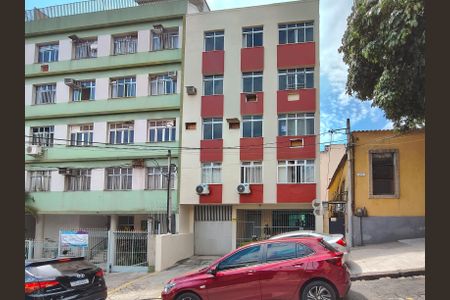 Apartamento à venda com 80m², 3 quartos e 1 vaga Apartamento à venda com 80m², 3 quartos e 1 vagaFachada e portaria