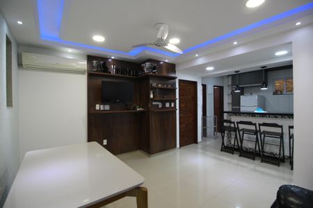 Sala de apartamento para alugar com 3 quartos, 160m² em Jacarepaguá, Rio de Janeiro