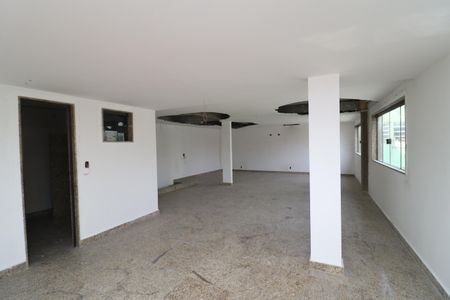 Casa à venda com 340m², 4 quartos e 3 vagasTerraço