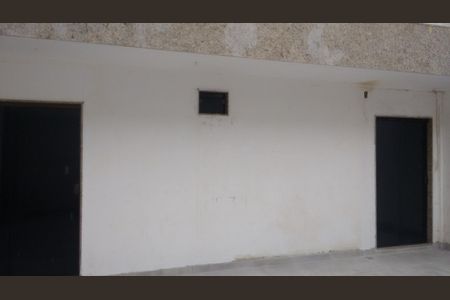 Casa à venda com 340m², 4 quartos e 3 vagas Casa à venda com 340m², 4 quartos e 3 vagasÁrea externa