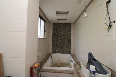 Casa à venda com 340m², 4 quartos e 3 vagasBanheiro da Suíte 3