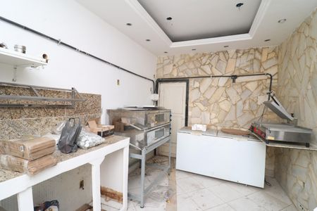 Casa à venda com 340m², 4 quartos e 3 vagasQuarto de Serviço