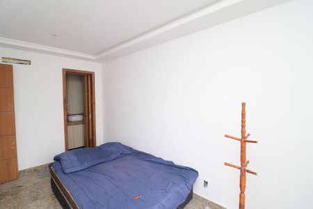 Casa à venda com 340m², 4 quartos e 3 vagasSuíte 2