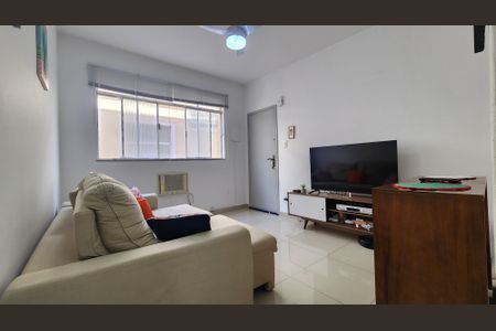 Sala de apartamento para alugar com 2 quartos, 70m² em Gonzaga, Santos
