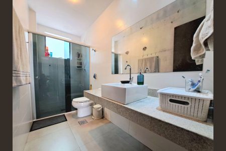 Apartamento à venda com 165m², 4 quartos e 2 vagas