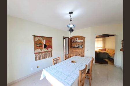 Apartamento à venda com 165m², 4 quartos e 2 vagas