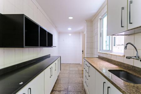 Casa de condomínio para alugar com 160m², 4 quartos e 2 vagas Casa de condomínio para alugar com 160m², 4 quartos e 2 vagasCozinha