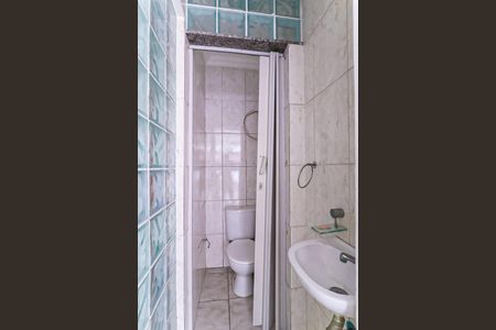 Casa de condomínio para alugar com 160m², 4 quartos e 2 vagas Casa de condomínio para alugar com 160m², 4 quartos e 2 vagasBanheiro de serviço