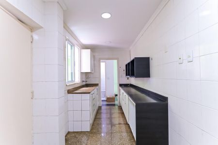 Casa de condomínio para alugar com 160m², 4 quartos e 2 vagas Casa de condomínio para alugar com 160m², 4 quartos e 2 vagasCozinha