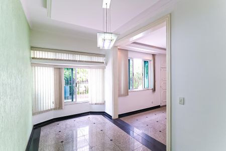 Casa de condomínio para alugar com 160m², 4 quartos e 2 vagas Casa de condomínio para alugar com 160m², 4 quartos e 2 vagasDetalhe Sala