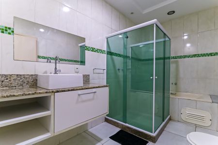 Casa de condomínio para alugar com 160m², 4 quartos e 2 vagas Casa de condomínio para alugar com 160m², 4 quartos e 2 vagasBanheiro Social