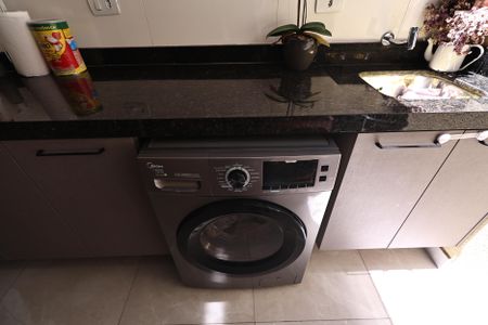 Apartamento à venda com 64m², 2 quartos e 2 vagasLavanderia