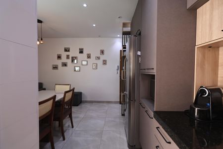 Apartamento à venda com 64m², 2 quartos e 2 vagasCozinha