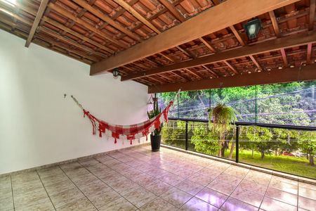 Casa à venda com 200m², 3 quartos e 3 vagasVaranda