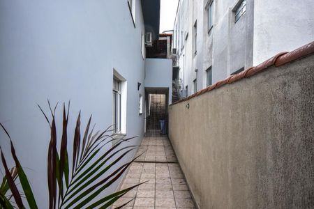Casa à venda com 200m², 3 quartos e 3 vagasCorredor Externo