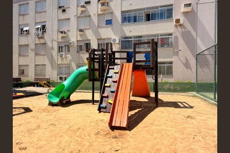Apartamento à venda com 97m², 2 quartos e sem vagaÁrea comum - Playground
