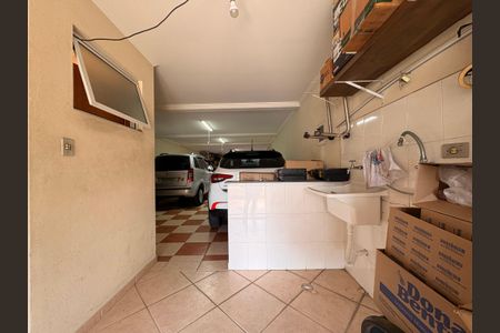 Casa à venda com 360m², 4 quartos e 5 vagasLavanderia 1