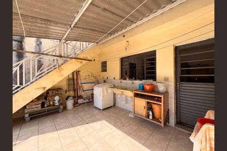 Casa à venda com 360m², 4 quartos e 5 vagasLavanderia 2