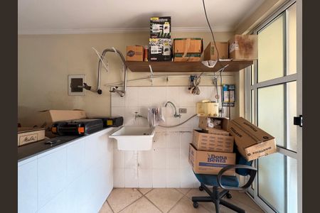 Casa à venda com 360m², 4 quartos e 5 vagasLavanderia 1