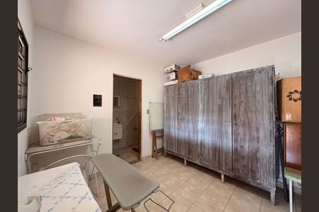 Casa à venda com 360m², 4 quartos e 5 vagasQuarto de Serviço