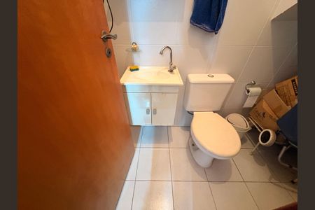 Casa à venda com 360m², 4 quartos e 5 vagasLavabo 2