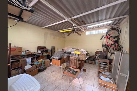 Casa à venda com 360m², 4 quartos e 5 vagasQuarto/ deposito