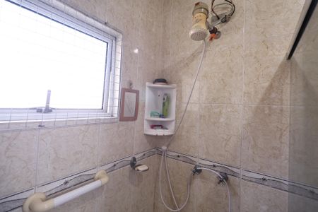 Casa à venda com 360m², 4 quartos e 5 vagasBanheiro suíte 2