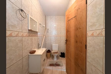 Casa à venda com 360m², 4 quartos e 5 vagasBanheiro de serviço