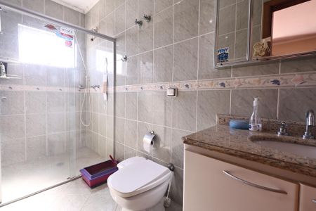 Casa à venda com 360m², 4 quartos e 5 vagasBanheiro suíte 1