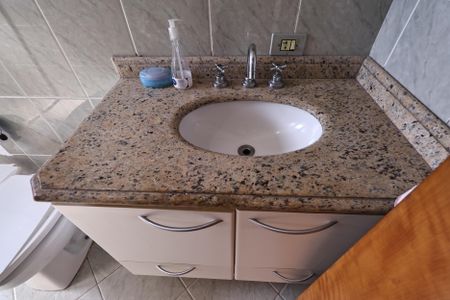 Casa à venda com 360m², 4 quartos e 5 vagasBanheiro suíte 1