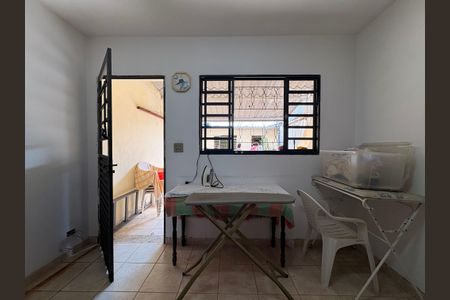 Casa à venda com 360m², 4 quartos e 5 vagasQuarto de Serviço