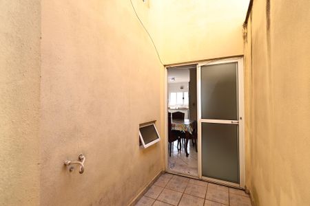 Casa à venda com 360m², 4 quartos e 5 vagasCorredor 